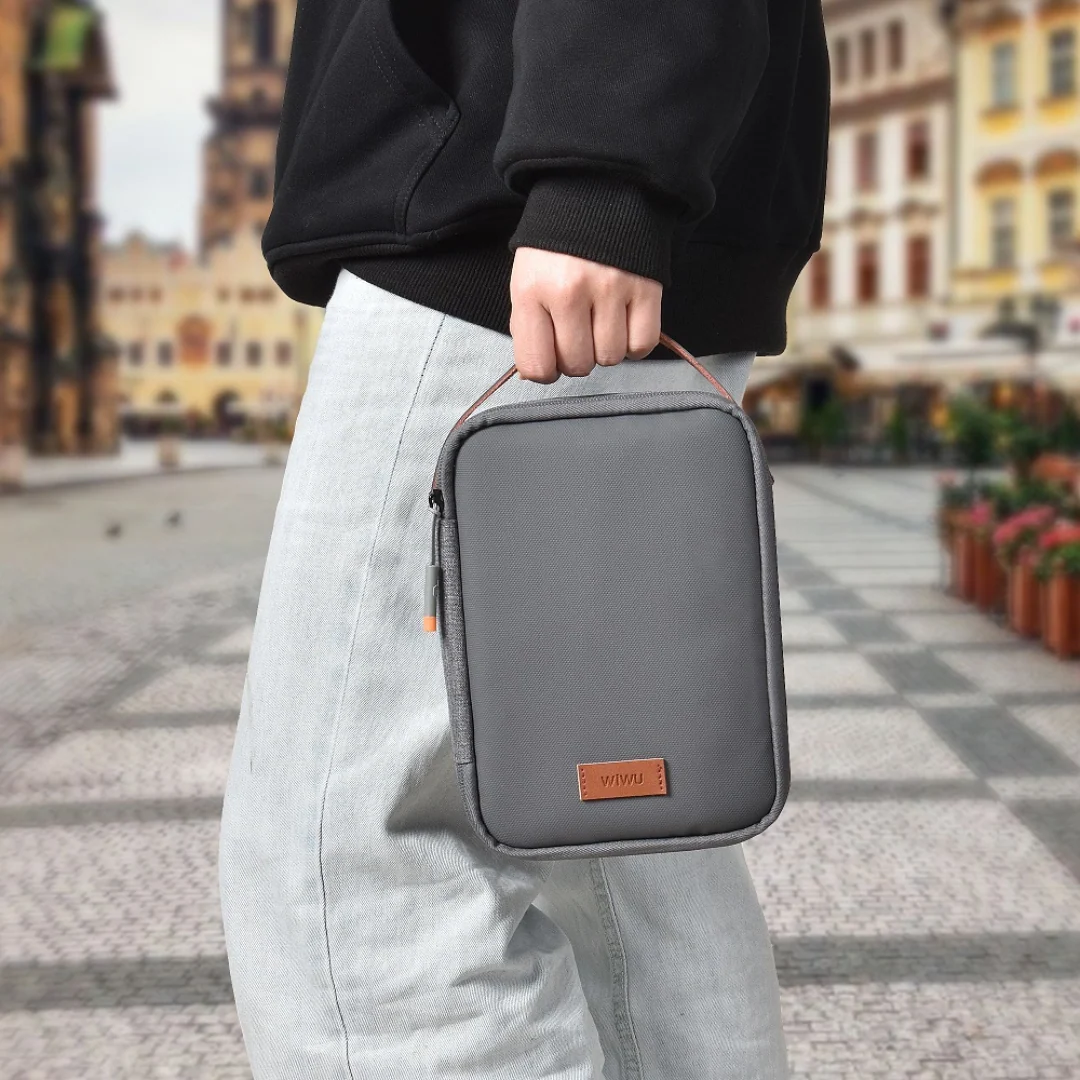 Minimalist Travel Organizer