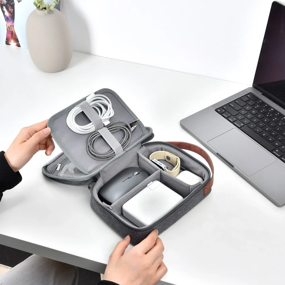 Minimalist Travel Organizer