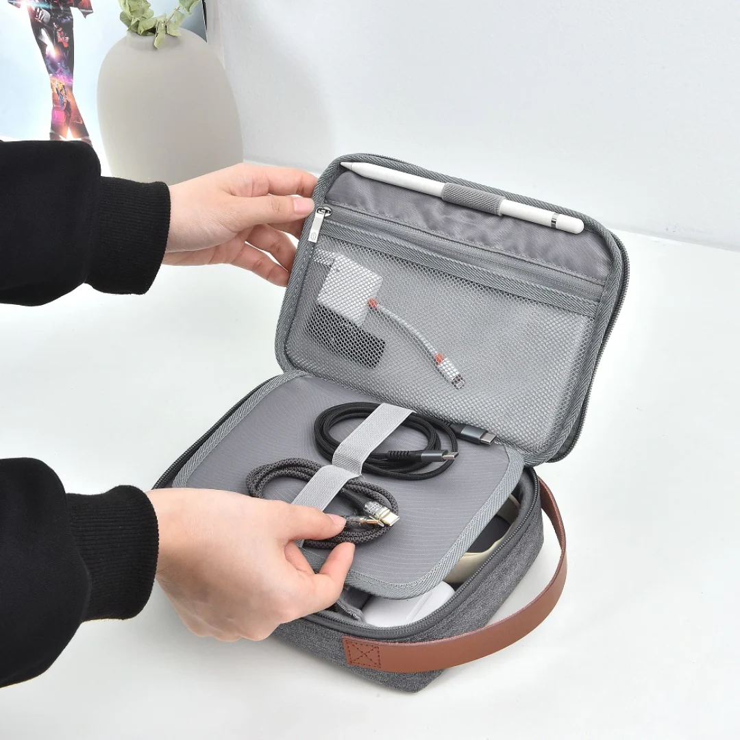 Minimalist Travel Organizer